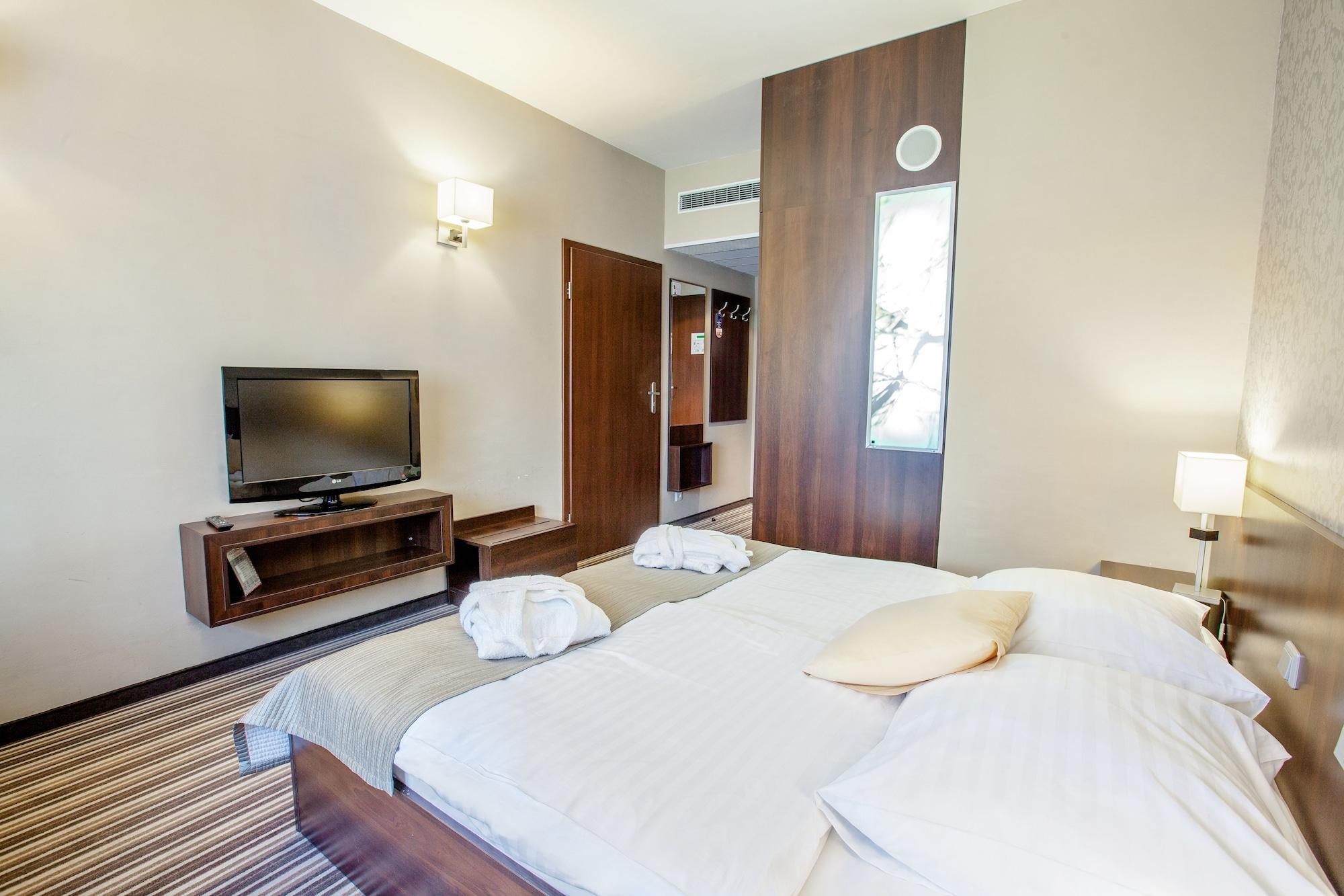 Park Hotel Diament Wroclaw Bagian luar foto